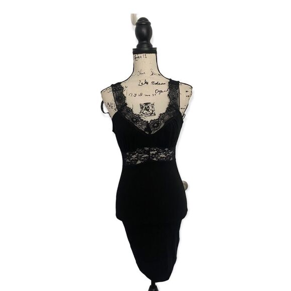 SHEIN SZ M V-Back Lace Insert Dress - Picture 3 of 7